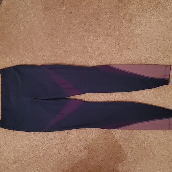 Women's Nike Dri-Fit High Rise Ankle Workout Pants Size Small - Picture 4 of 7